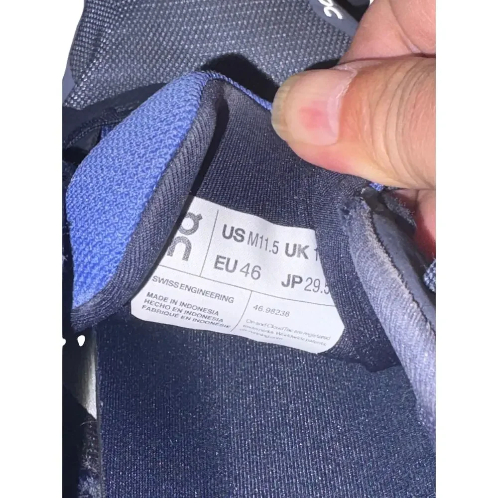 On Running Cloud Gray Navy Size 11.5 Read
